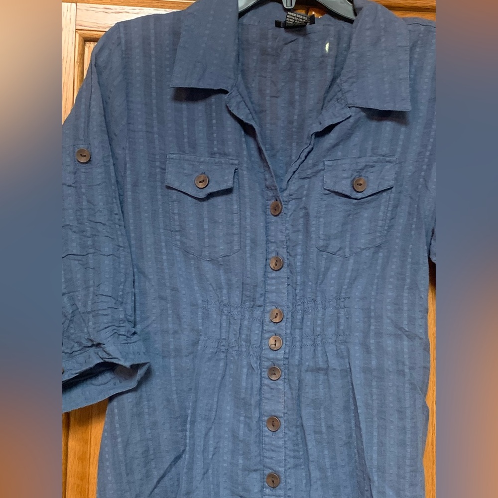 Feathers button down fitted Top